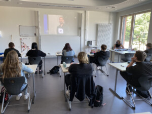 What's Next Streaming in Klassenraum Schule